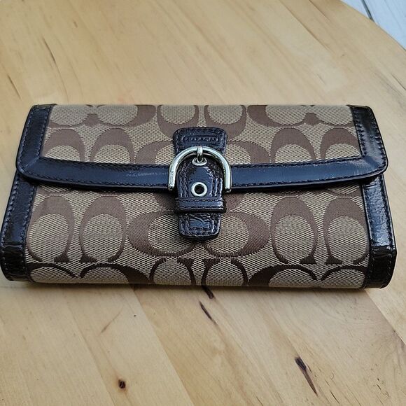 COACH TRI-FOLD Brown SIGNATURE C Monogram FABRIC LEATHER WALLET WITH BUCKLE - Picture 1 of 9